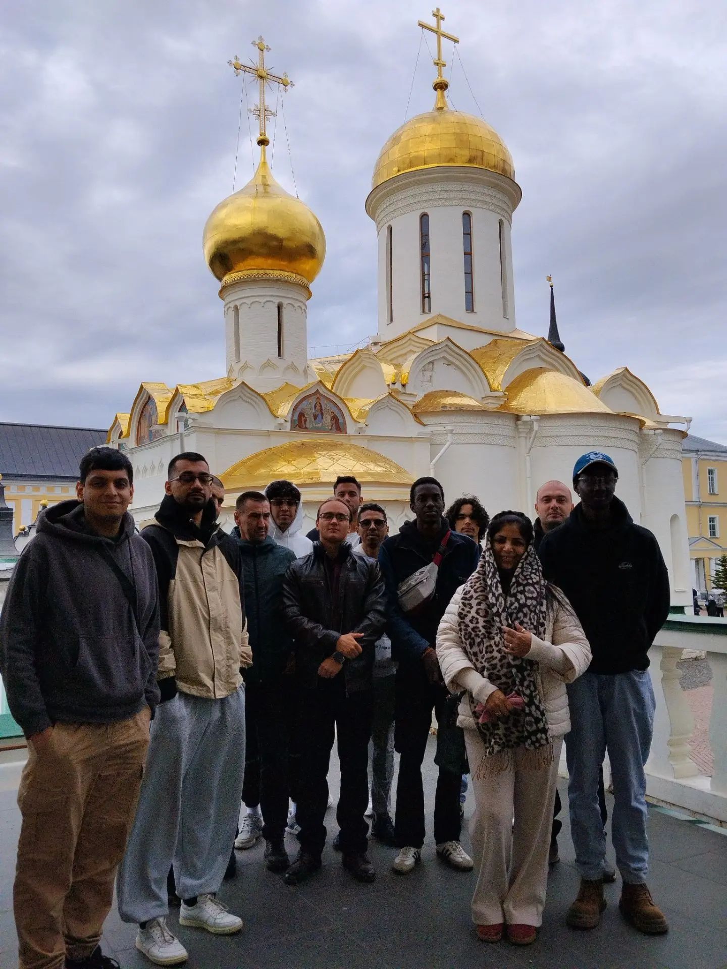 Участники турнира на экскурсии в Троице‑Сергиевой Лавре