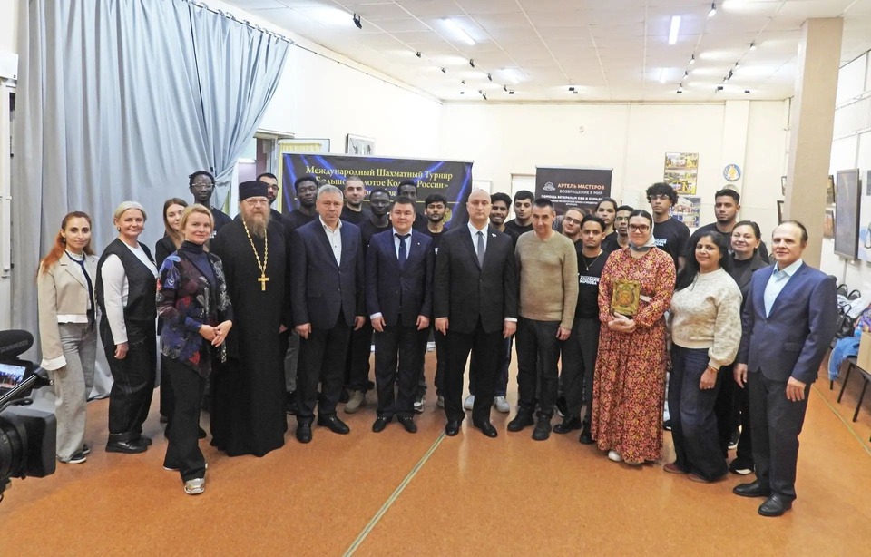 Экскурсия к колокольне Никольского собора в Калязине